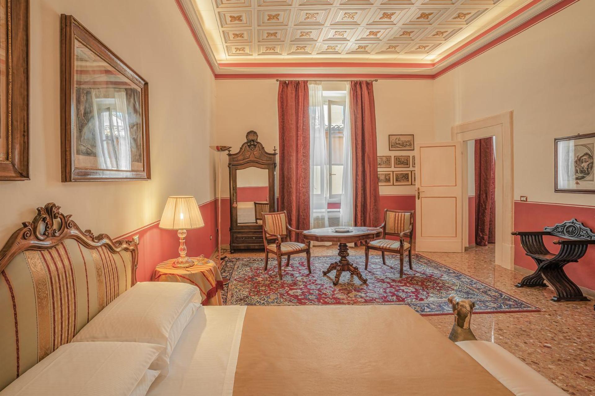 Palazzo Rotati 3*